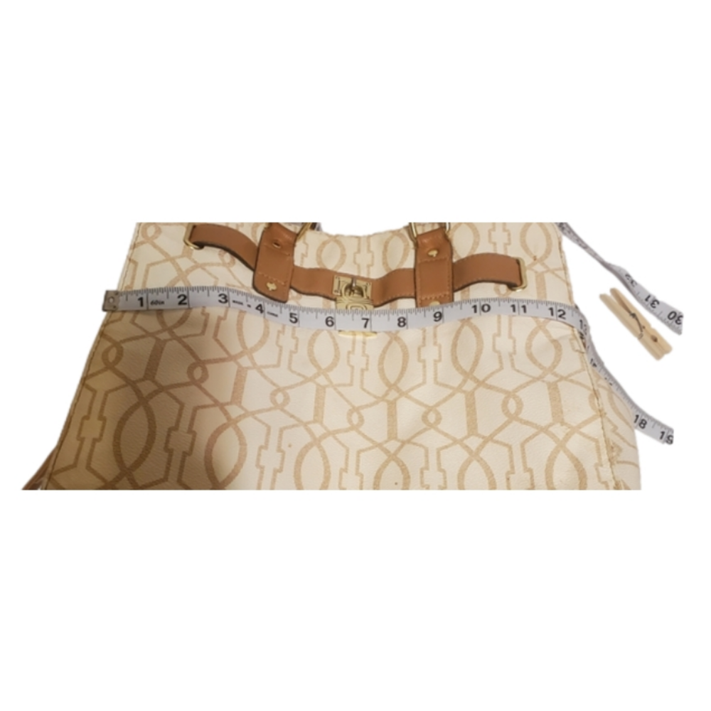Tan and White Purse With Gold Lock Detail Large - Picture 6 of 13